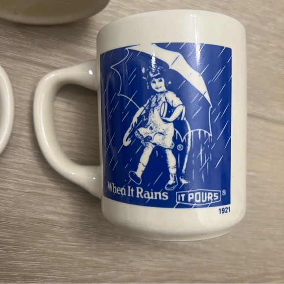 Set of 3 Vintage Morton Salt Coffee Mugs,1914,1921,1956 “When It Rains It Pours” - Picture 4 of 9